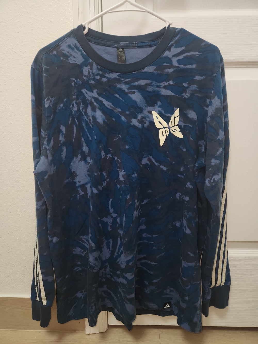 Adidas Mens Long Sleeve T-Shirt L Blue Tie Dye 3 Stripe Butterfly Graphic
